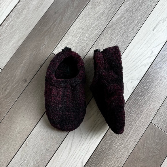 Skims Fleece Sleep Unisex Slipper | Size: 37 | New Never Used - Picture 1 of 7